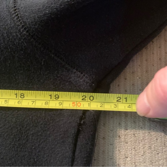 Dalhousie University crested hoodie. Medium. - Picture 4 of 5